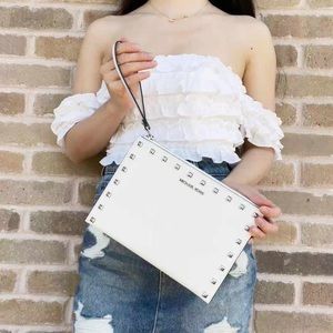 Gaby’sBags💕NWT Michael Kors Wristlet